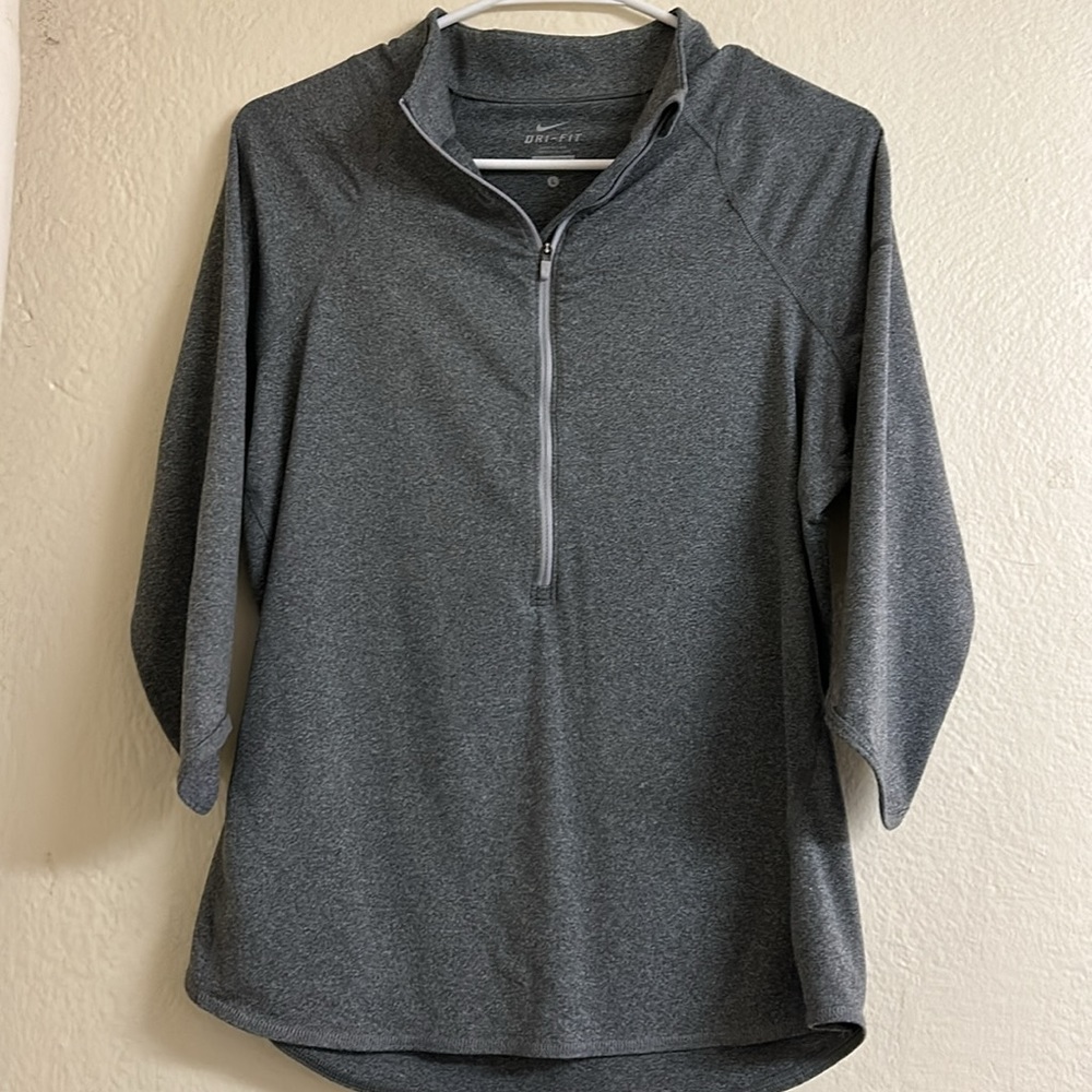 Women’s Nike Dri-Fit 3/4 sleeve shirt gray